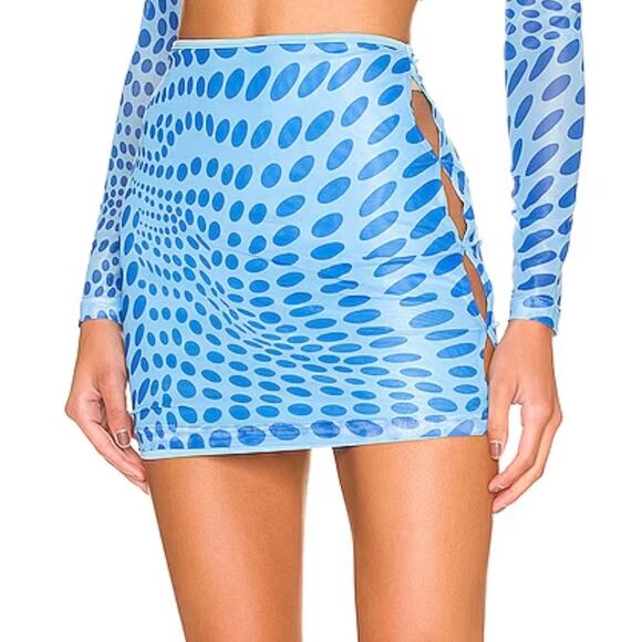 Superdown Bridgetta Mini Skirt in Blue Dot NWOT Size Small - Picture 2 of 3